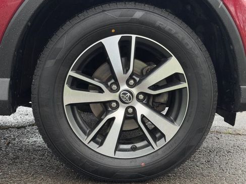 Used 2018 Toyota RAV4 XLE w/ Plus Extra Value Package AWD/4WD image 32