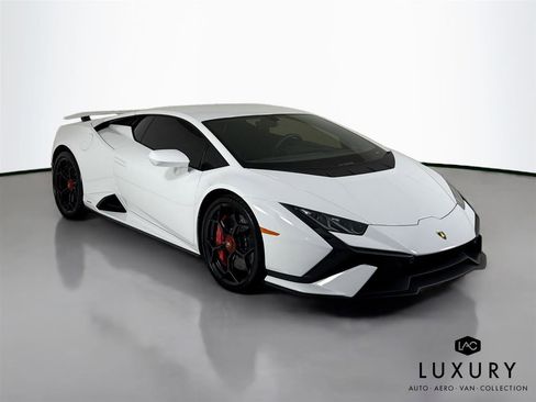 Used 2024 Lamborghini Huracan Tecnica image 3