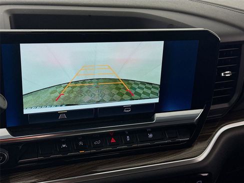 Used 2025 Chevrolet Silverado 1500 LT image 8