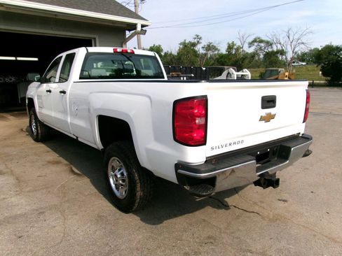 Used 2017 Chevrolet Silverado 2500 W/T AWD/4WD image 2