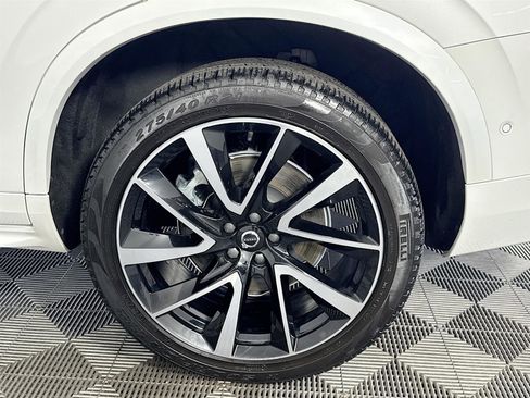 Used 2024 Volvo XC90 B6 Plus image 34