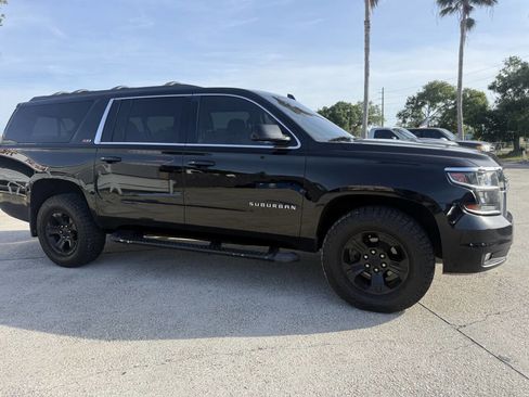 Used 2017 Chevrolet Suburban LT AWD/4WD image 5