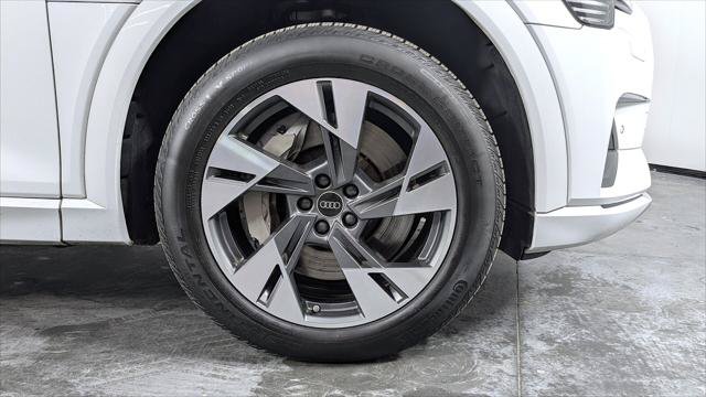 Used 2023 Audi e-tron Premium AWD/4WD image 31