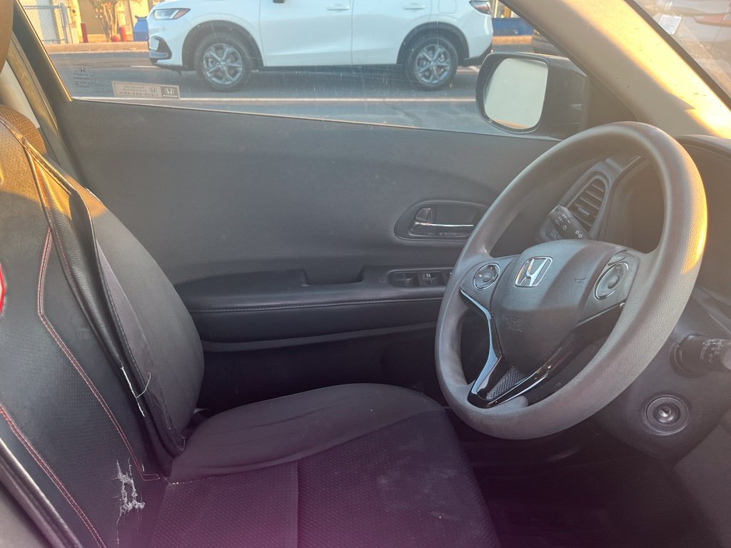 Used 2019 Honda HR-V LX image 4