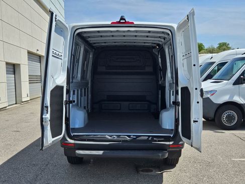 New 2025 Mercedes-Benz eSprinter 144 Cargo image 34
