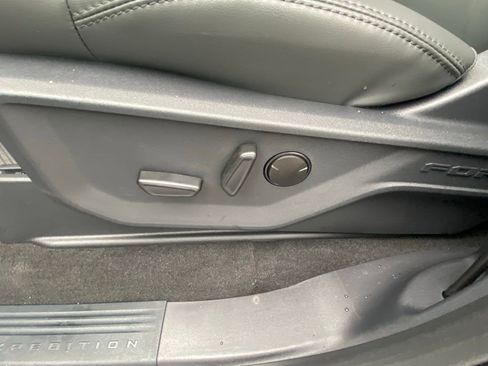 New 2026 Ford Expedition Active image 10