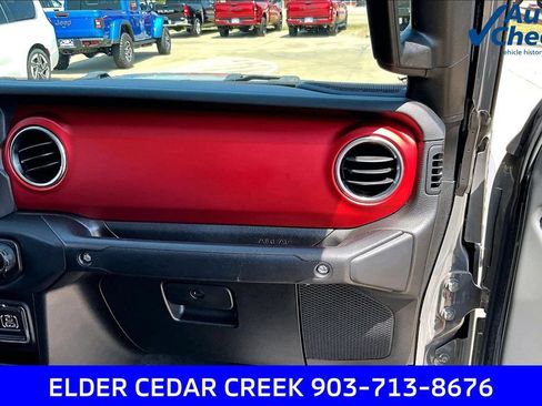 Used 2020 Jeep Gladiator Rubicon AWD/4WD image 17