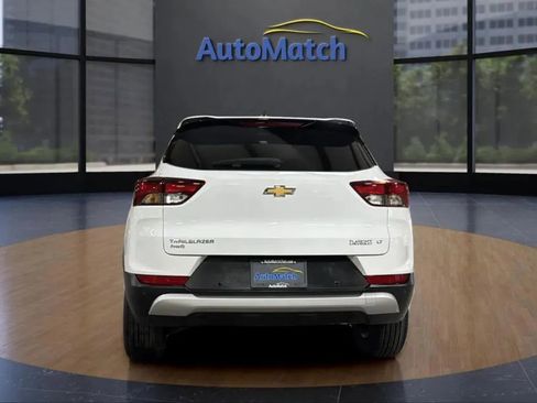 Used 2024 Chevrolet TrailBlazer LT w/ LT Cold Weather Package image 8