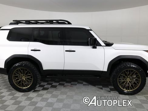 Used 2024 Lexus GX 550 image 4