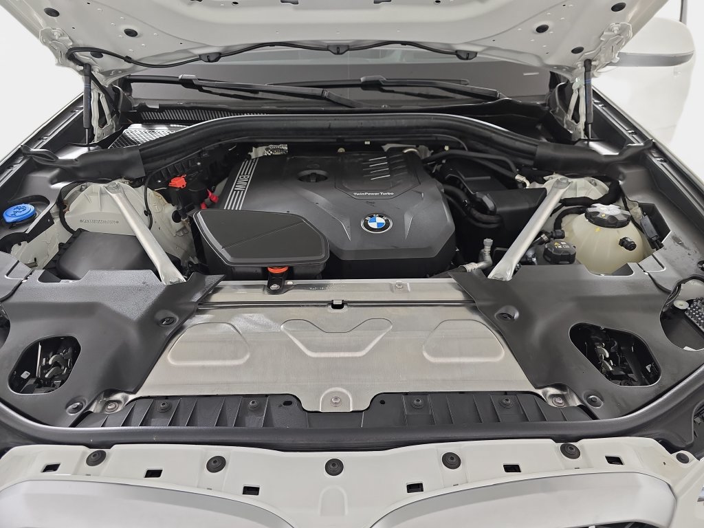 Certified 2025 BMW X4 xDrive30i w/ Premium Package AWD/4WD image 32