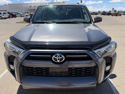 Used 2020 Toyota 4Runner SR5 AWD/4WD image 8
