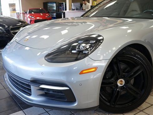 Used 2019 Porsche Panamera 4 image 21