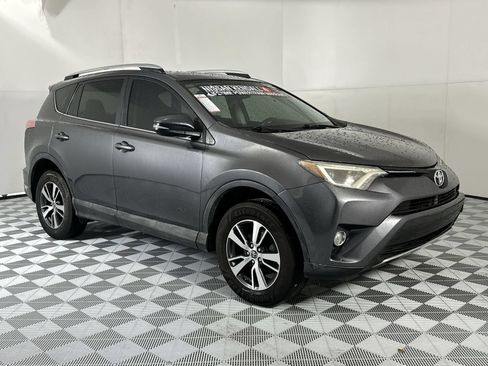 Used 2016 Toyota RAV4 XLE FWD image 2