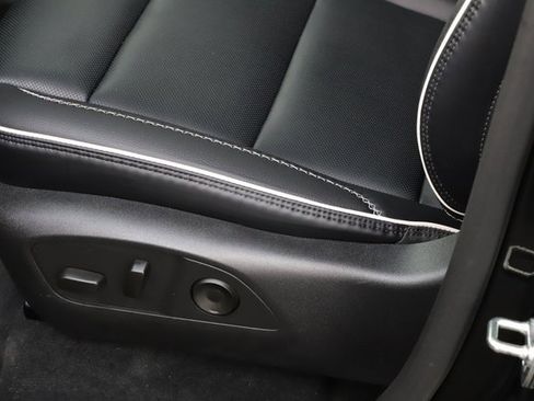 Used 2026 GMC Acadia Denali image 17