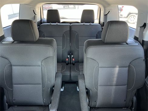 Used 2023 GMC Acadia SLE w/ Driver Convenience Package image 32