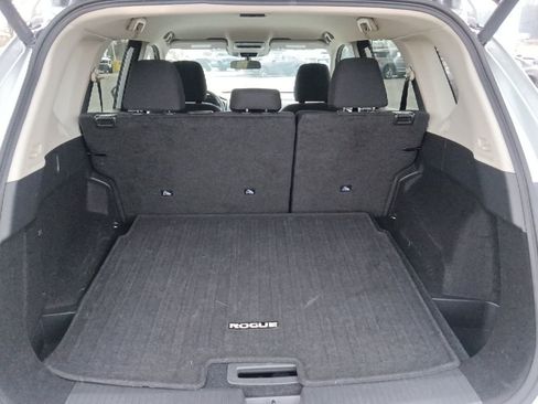 Used 2025 Nissan Rogue SV image 28