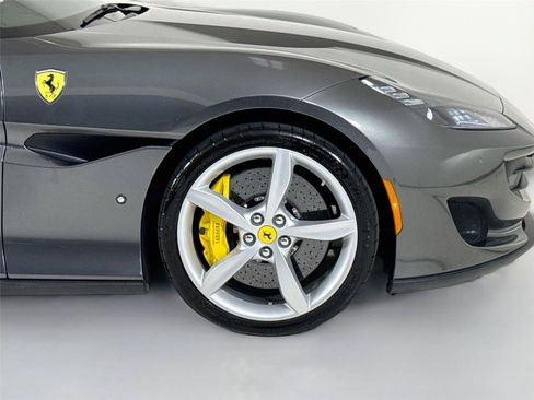 Used 2019 Ferrari Portofino RWD image 36