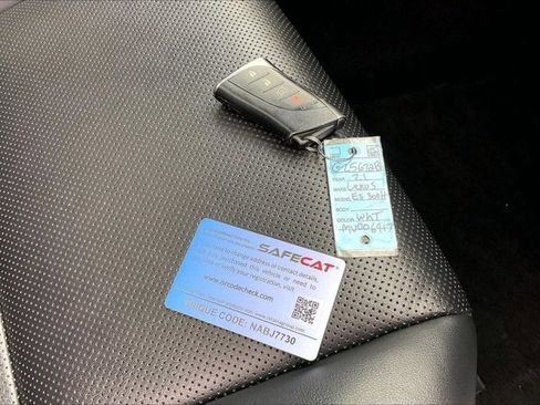 Used 2021 Lexus ES 300h w/ Premium Package image 11