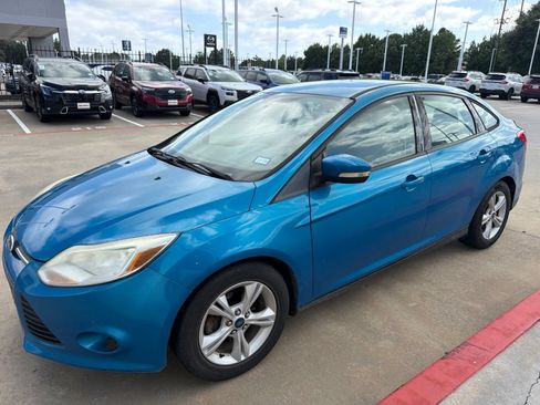 Used 2014 Ford Focus SE FWD image 1