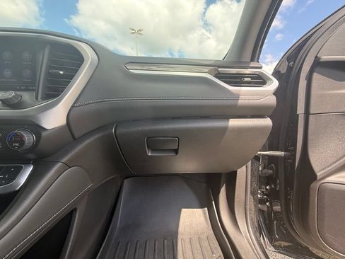 Used 2023 GMC Acadia SLE w/ Driver Convenience Package FWD image 30
