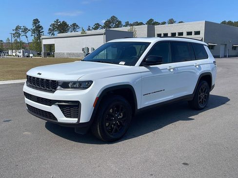 New 2026 Jeep Grand Cherokee L 4WD image 3