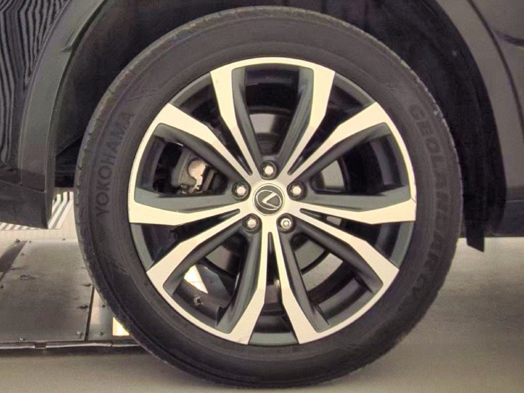 Used 2019 Lexus RX 450h AWD image 19