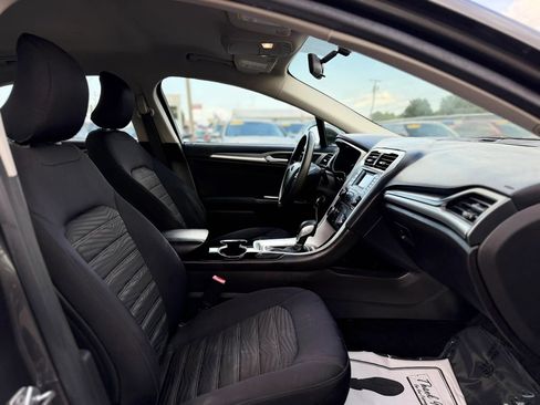 Used 2016 Ford Fusion SE FWD image 36