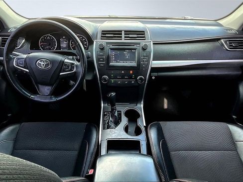 Used 2017 Toyota Camry SE image 16