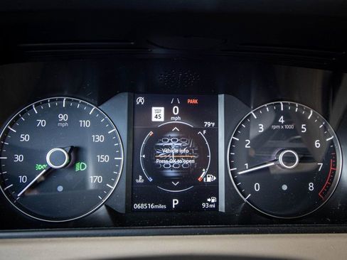 Used 2020 Land Rover Range Rover Velar S image 33