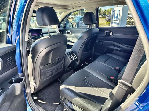 Used 2023 Kia Sorento S w/ Panoramic Sunroof Package image 27