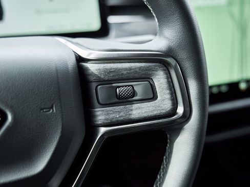 Used 2025 Rivian R1S Adventure image 67