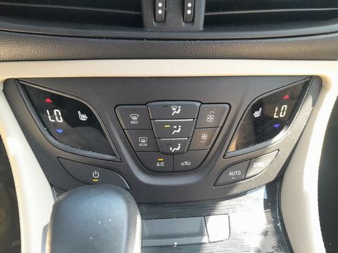 Used 2018 Buick Envision Essence FWD image 13