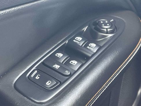 Used 2018 Jeep Compass Sport w/ Tech Group FWD image 12