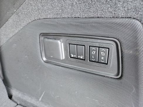 Used 2021 Cadillac Escalade Sport Platinum w/ LPO, ONYX Package AWD/4WD image 34