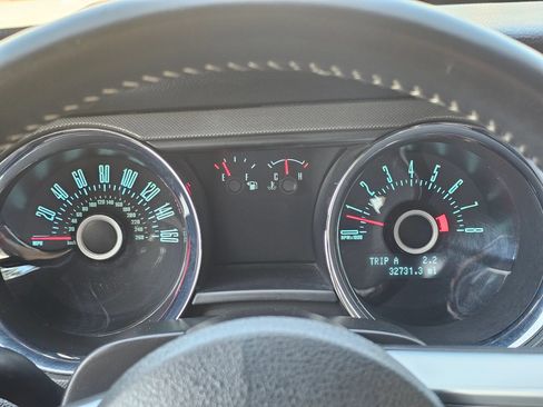 Used 2013 Ford Mustang Convertible RWD image 10