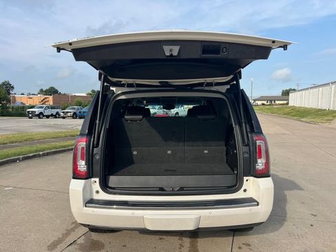 Used 2015 GMC Yukon Denali w/ Premium Package AWD/4WD image 8