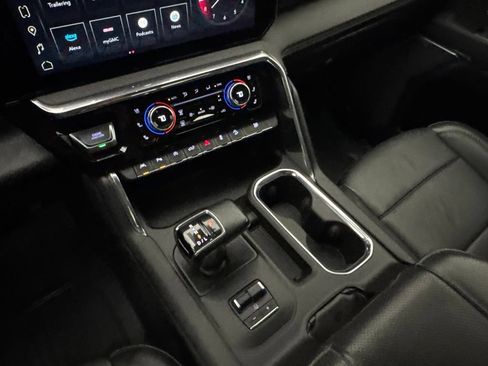 Used 2024 GMC Sierra 1500 Denali w/ Technology Package AWD/4WD image 18