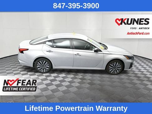 Used 2024 Nissan Altima 2.5 SV image 10