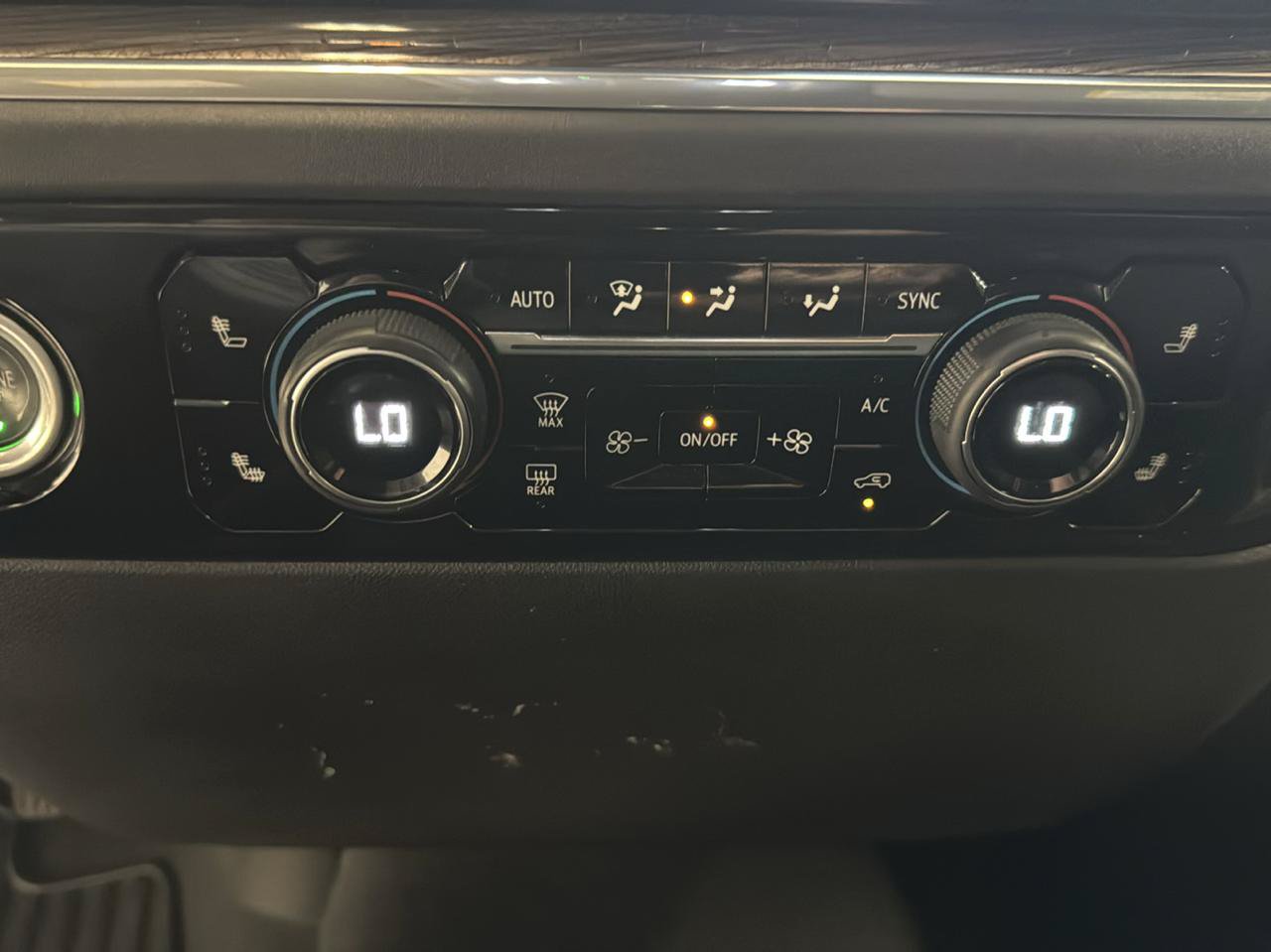 Used 2023 Chevrolet Silverado 1500 LT AWD/4WD image 26