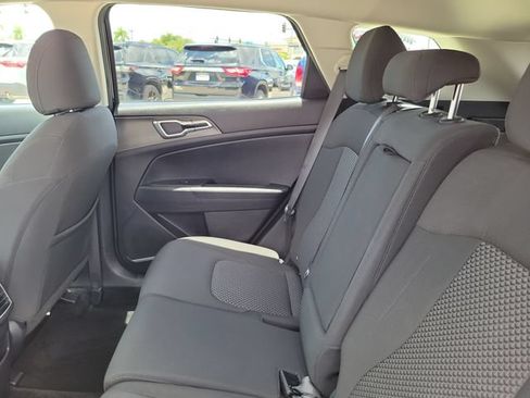Used 2024 Kia Sportage LX FWD image 7
