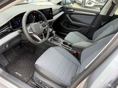 New 2025 Volkswagen Jetta SE image 9