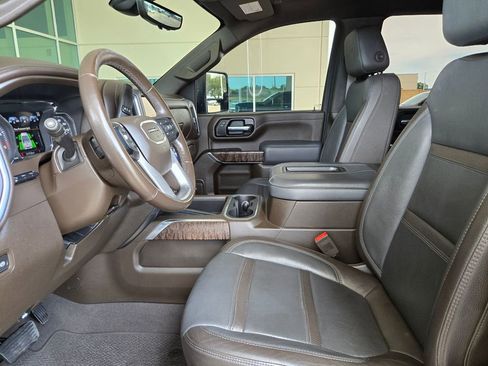 Used 2021 GMC Sierra 2500 Denali w/ Denali Ultimate Package AWD/4WD image 9