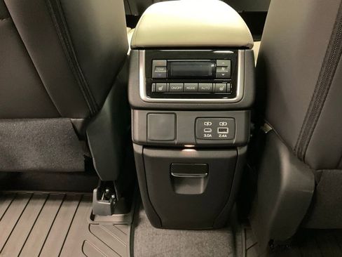 New 2026 Subaru Ascent Limited image 32