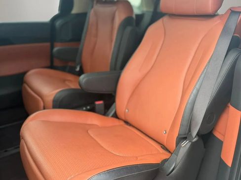 Used 2023 Kia Carnival SX Prestige FWD image 18