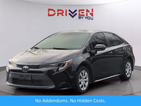 Used 2024 Toyota Corolla LE image 1