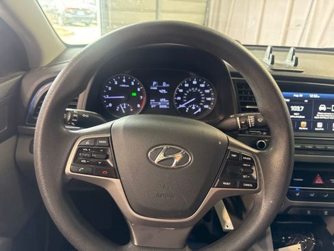 Used 2017 Hyundai Elantra SE FWD image 20