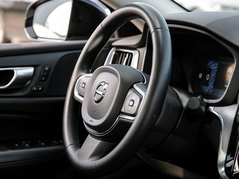 Used 2024 Volvo S60 B5 Core FWD image 13