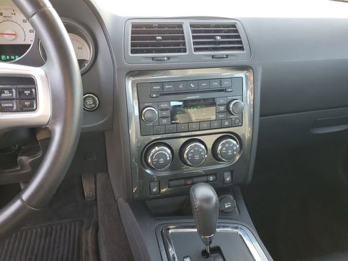 Used 2011 Dodge Challenger Base image 24