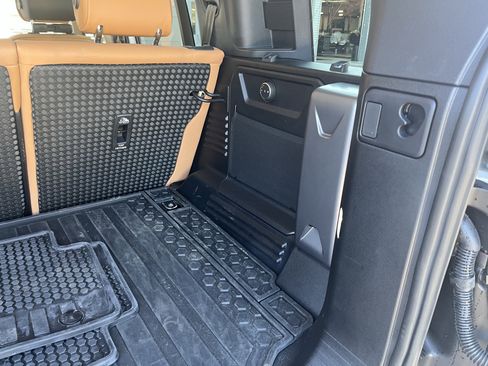 Certified 2024 Land Rover Defender 110 SE image 38