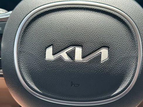 Used 2025 Kia Carnival LXS FWD image 38